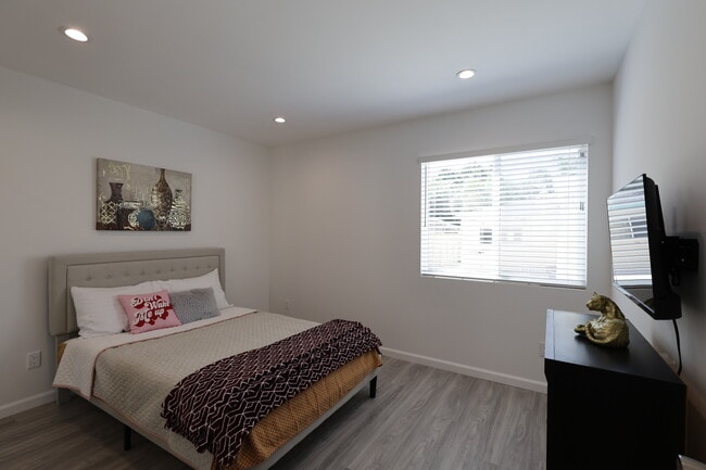 Building Photo - 18623 Bryant St