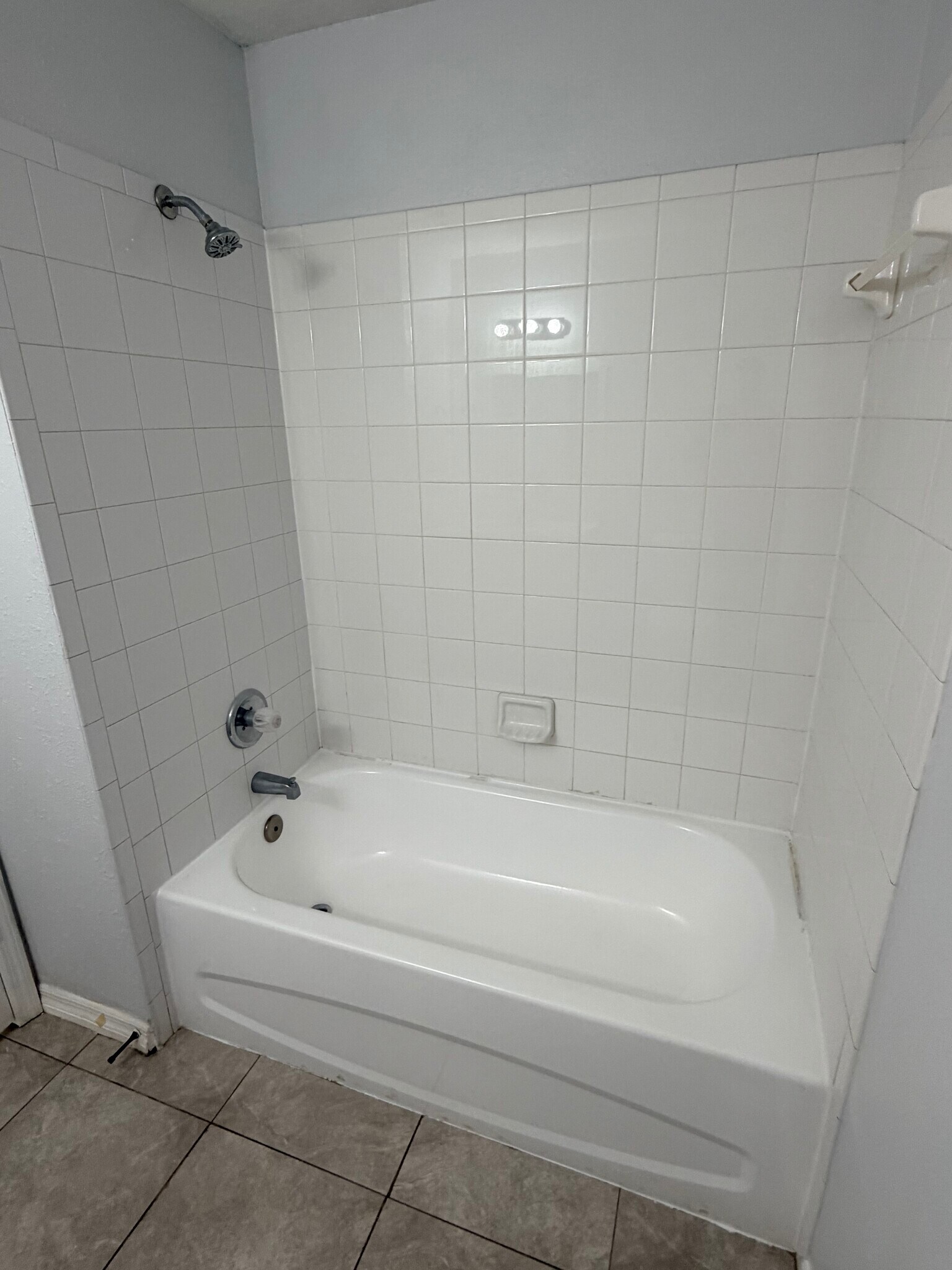 Building Photo - 2416 E 18th Ave