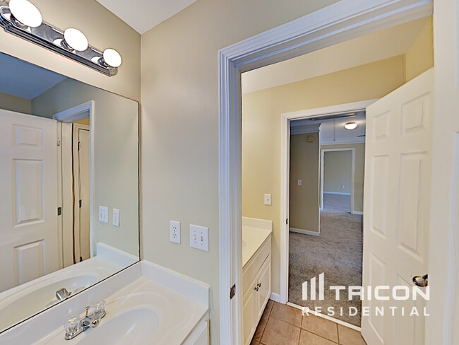 Building Photo - 5156 Heritage Oaks Ct