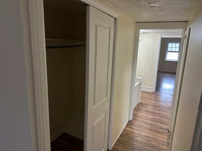 Building Photo - 318 Ardmore Ave