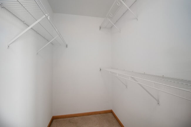 Building Photo - 1754 Middlebury Dr