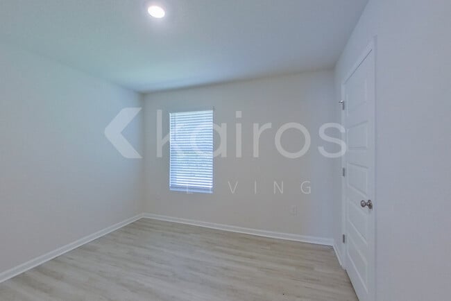 Building Photo - 321 Monarch Ln