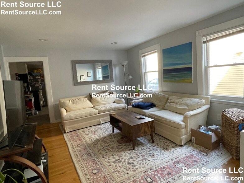 Building Photo - 73 Thorndike St