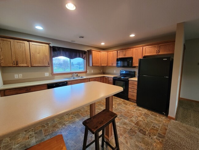 Building Photo - 720 Brooklawn Dr