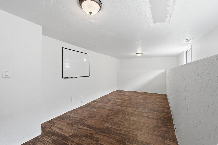 Building Photo - 215 E 300 S