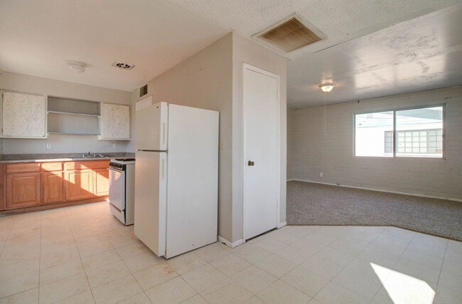 Building Photo - 342 W Taylor Ave