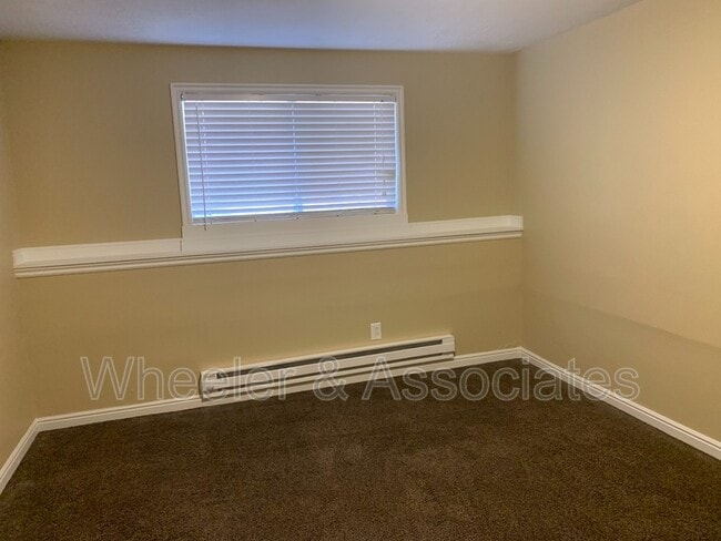 Building Photo - 520 E 4400 S