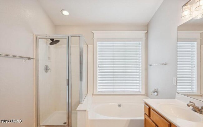 Building Photo - 309 E Mesquite St