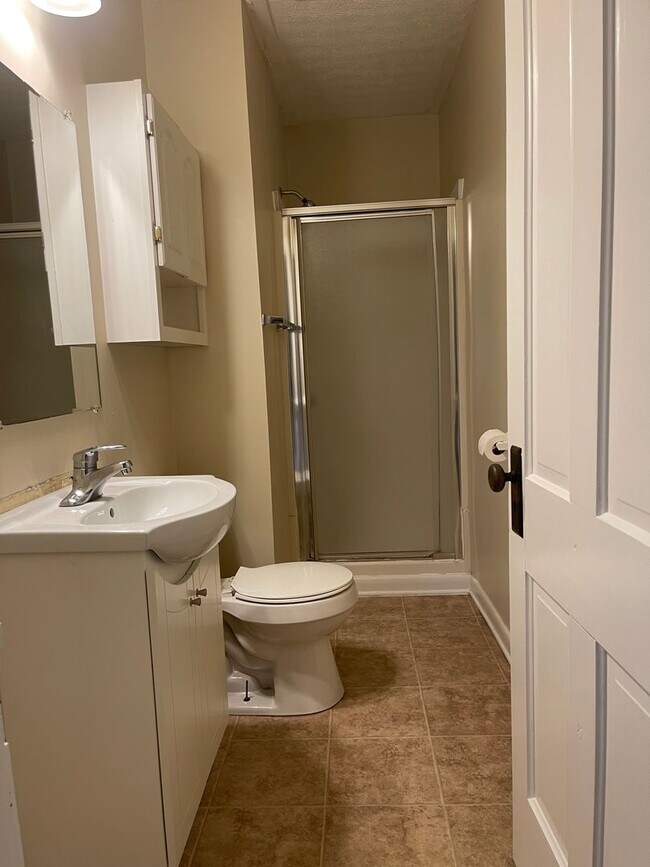 Building Photo - 310 E 14th St