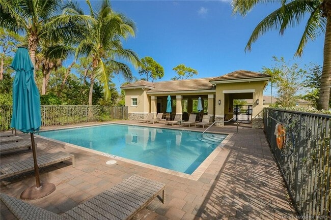 Building Photo - 3451 SW Blackberry Ln