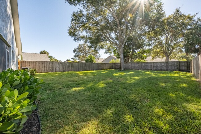 Building Photo - Fully Renovated 3 Bedroom Home on Quiet Cu...