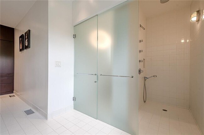 Building Photo - 2269 Briarwood Hills Dr NE