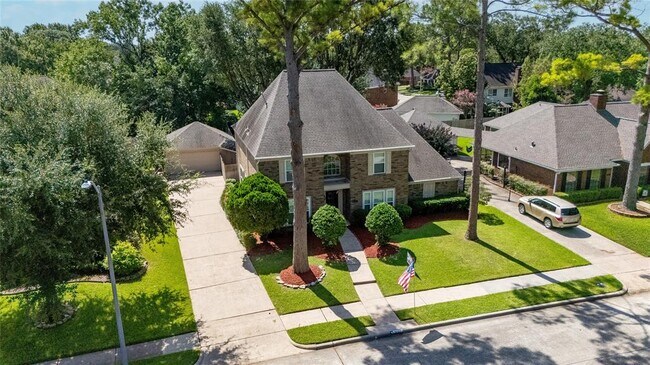 Building Photo - 15127 Greenleaf Ln