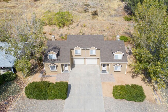 Building Photo - 9100 E Lakeshore Dr