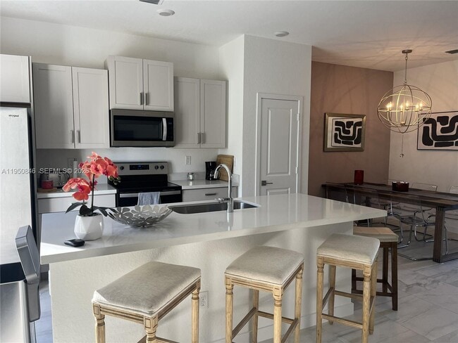 Building Photo - 784 SE 19th St