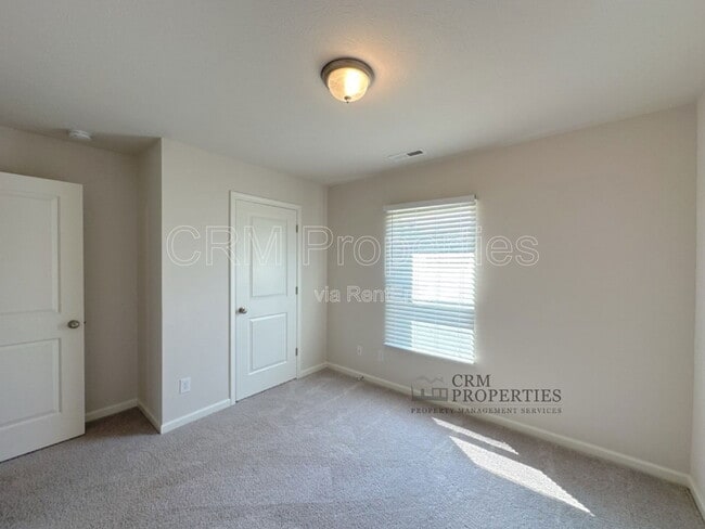 Building Photo - 1138 Deer Trail