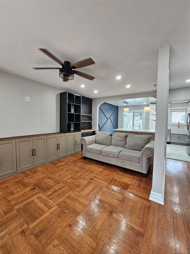 Building Photo - 2082 Pitman Ave