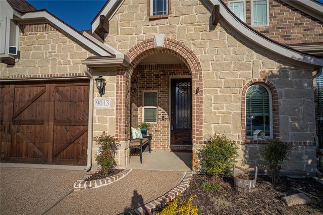 Building Photo - 9013 Athens Dr