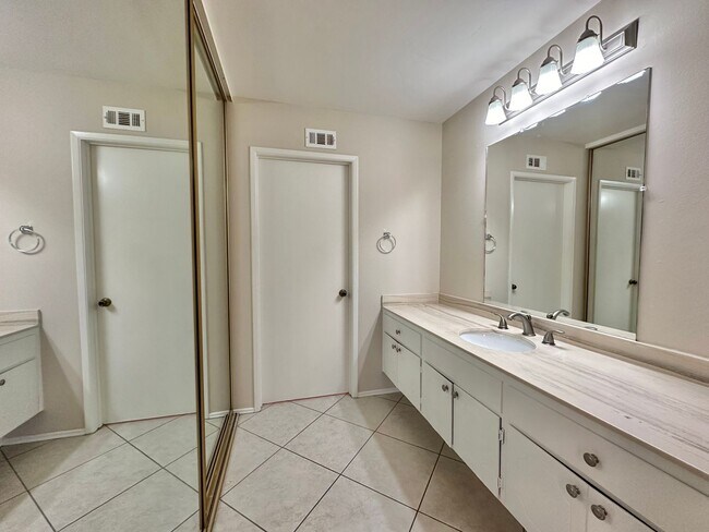 Building Photo - Beautiful 2 Bedroom in a  55+ Community of...