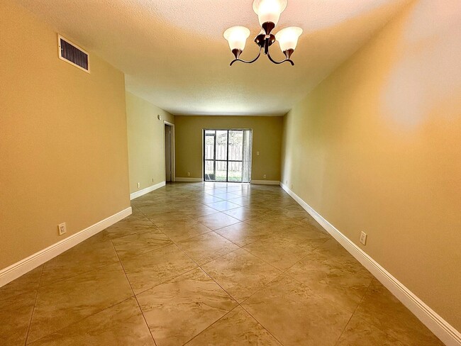 Building Photo - 21904 Lake Forest Cir