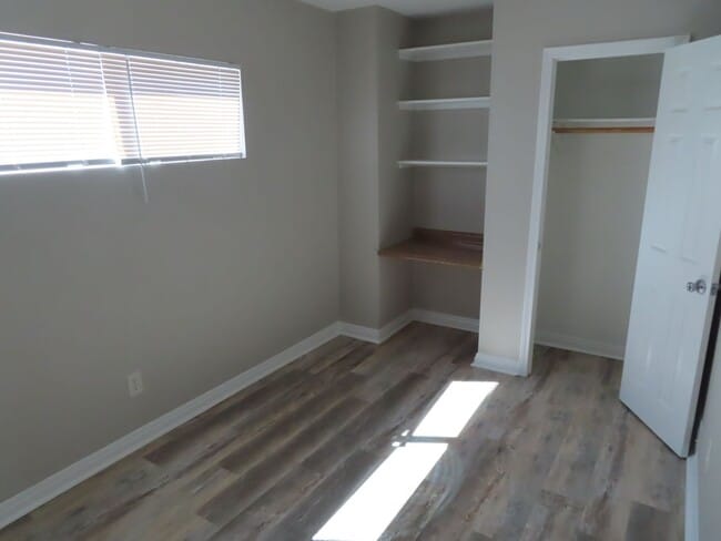 Building Photo - MADERA