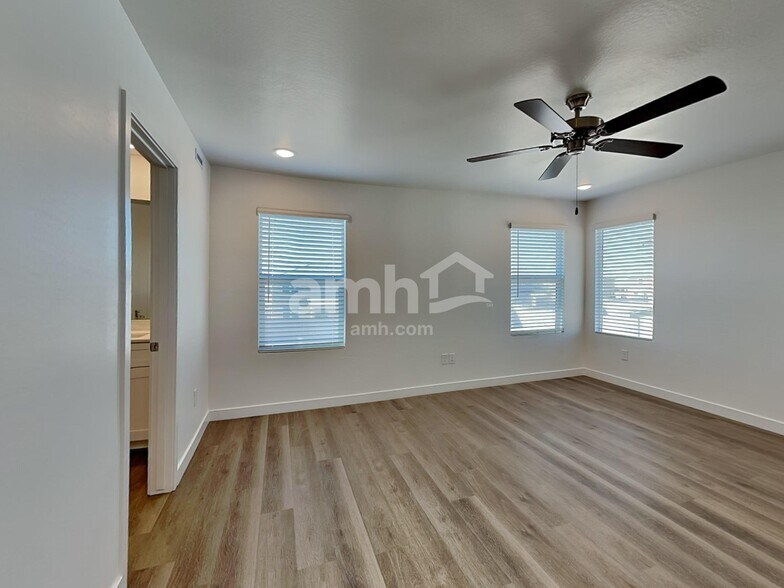 Building Photo - 25819 N 184th Dr