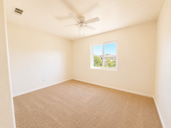 Building Photo - Spacious 5 (or 6) Bedroom House with attached ADU in Winchester for Rent