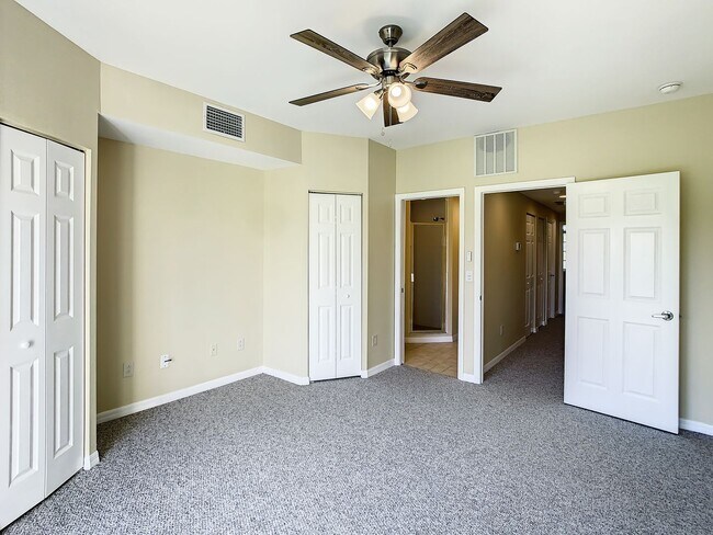 Building Photo - Deep Creek Townhome - Golf Course View (ONE FREE MONTH RENT FOR QUALIFIED APPLICANTS!)