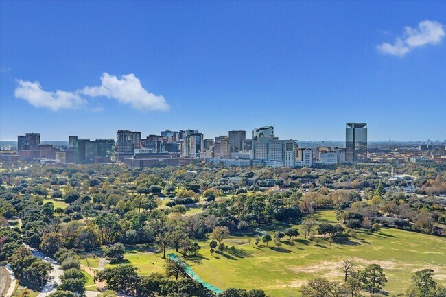 Building Photo - 1711 Old Spanish Trl