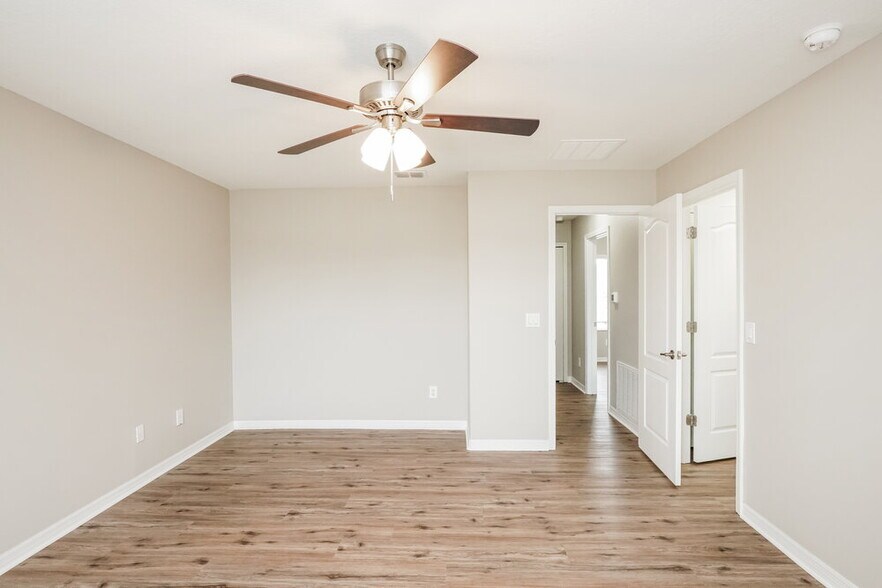 Building Photo - 9138 Savannah Grove Ln