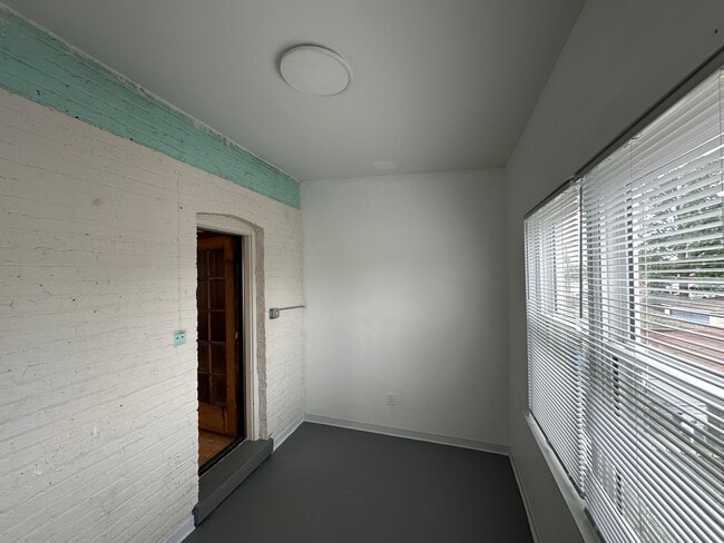 Building Photo - Gunderson #2