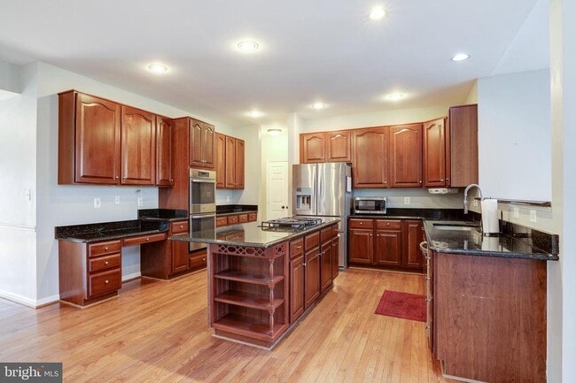 Building Photo - 43258 Meadowood Ct