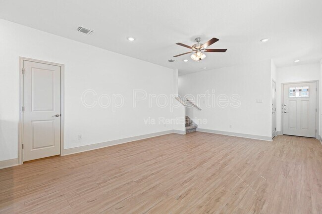 Building Photo - 7523 Gramercy Wy