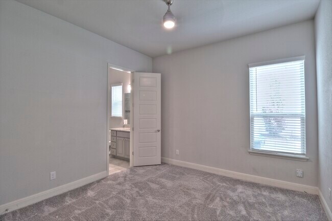 Building Photo - 3723 Las Casitas