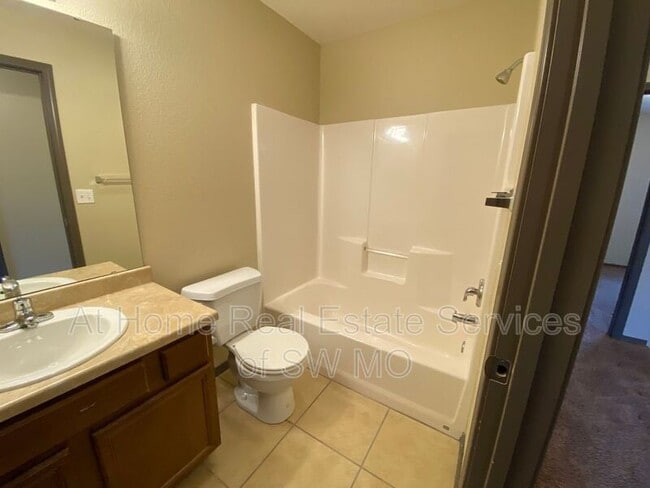 Building Photo - 3142 W Golden Valley