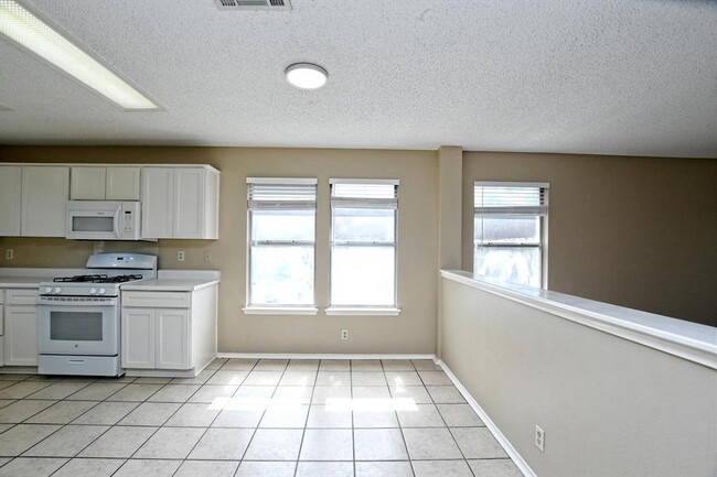 Building Photo - 15009 Big Falls Dr