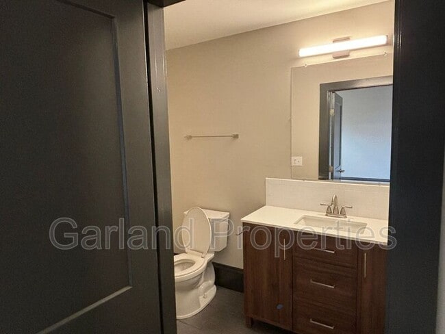 Building Photo - 73 W Main St