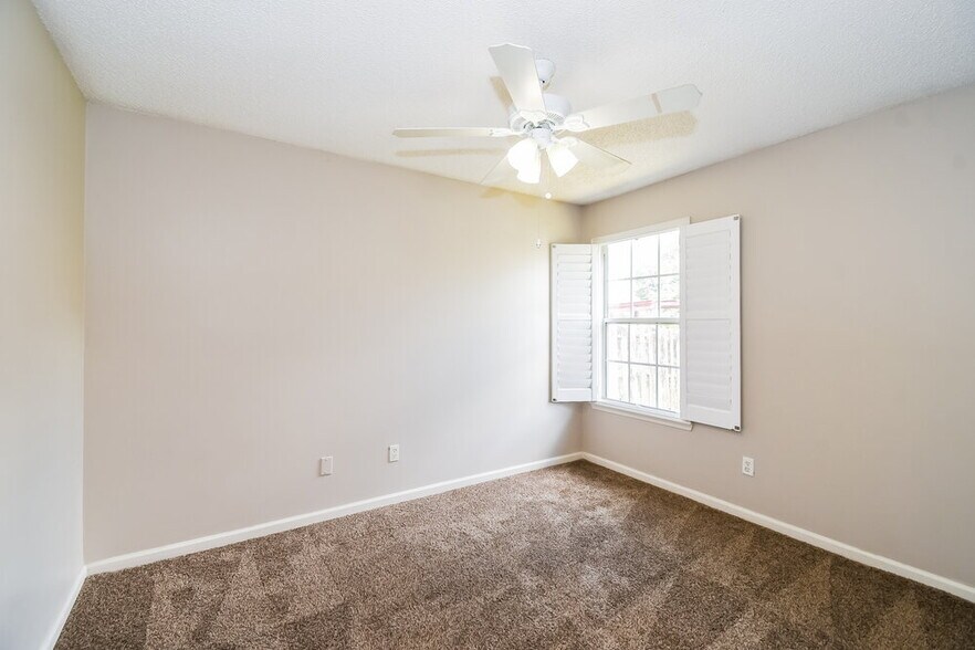Building Photo - 12559 Fallohide Ln
