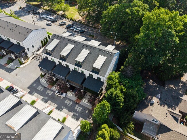 Building Photo - 2974 Hermance Dr NE