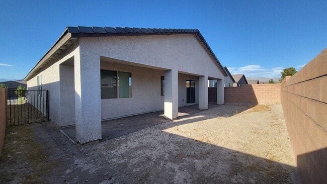 Building Photo - 5991 E Trevano Ave