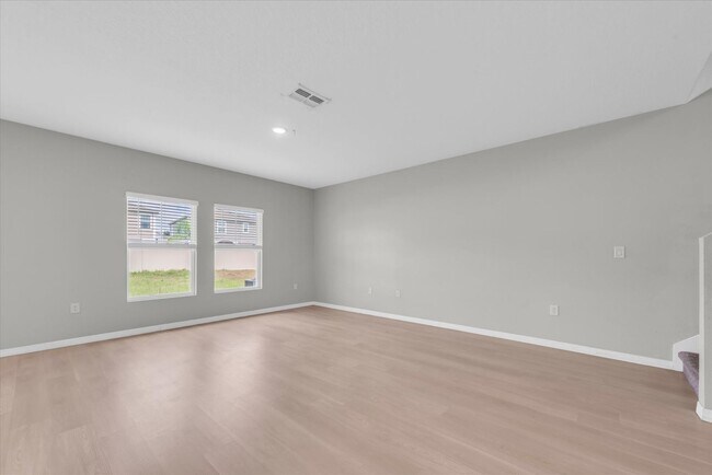 Building Photo - Modern 4-Bedroom Parrish Home with Bonus Loft & Open Living Space