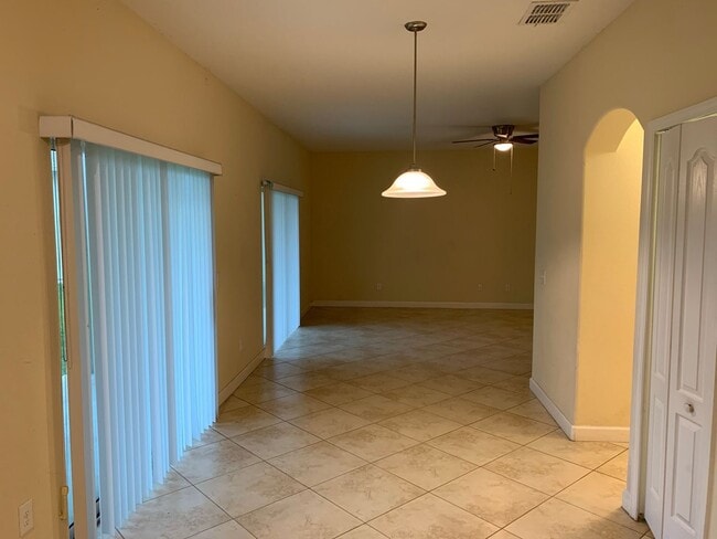 Building Photo - WYNDHAM LAKES ESTATES 4/2.5 HOME FOR RENT - LAKE VIEW!