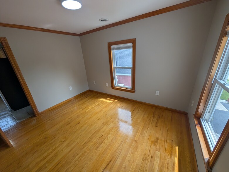 Building Photo - 57 Platt St