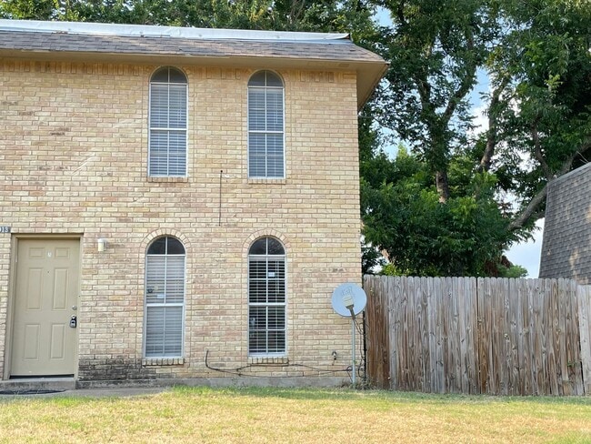 Building Photo - Affordable 2/1