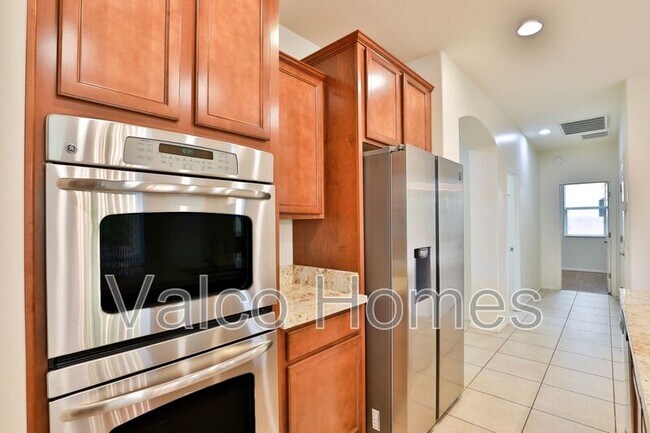 Building Photo - 7688 W Redbird Rd