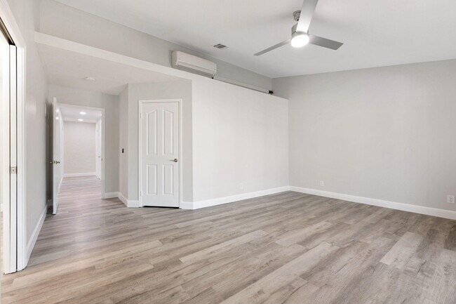 Building Photo - 39495 Regency Way