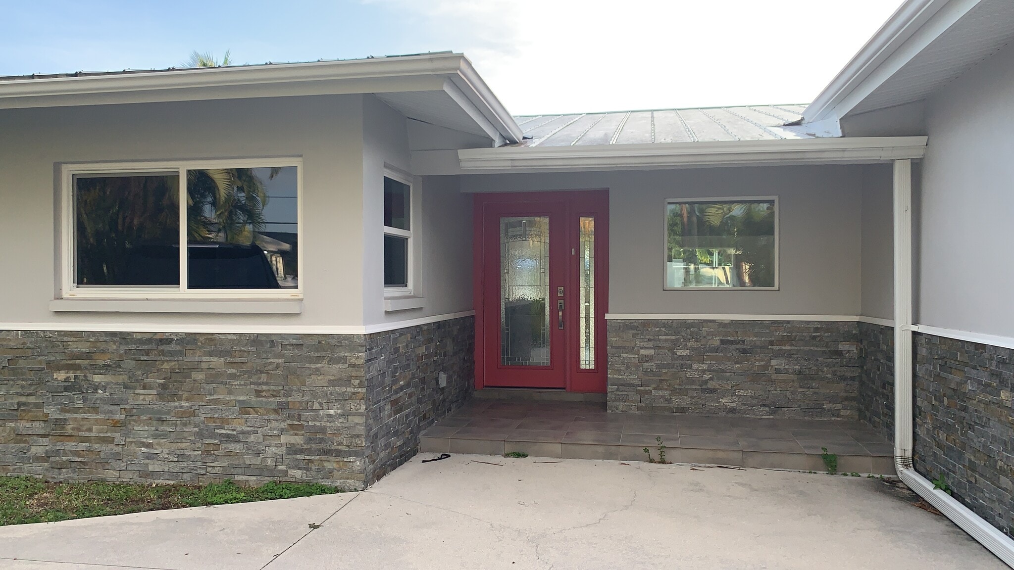 Building Photo - 5330 Bayshore Ave