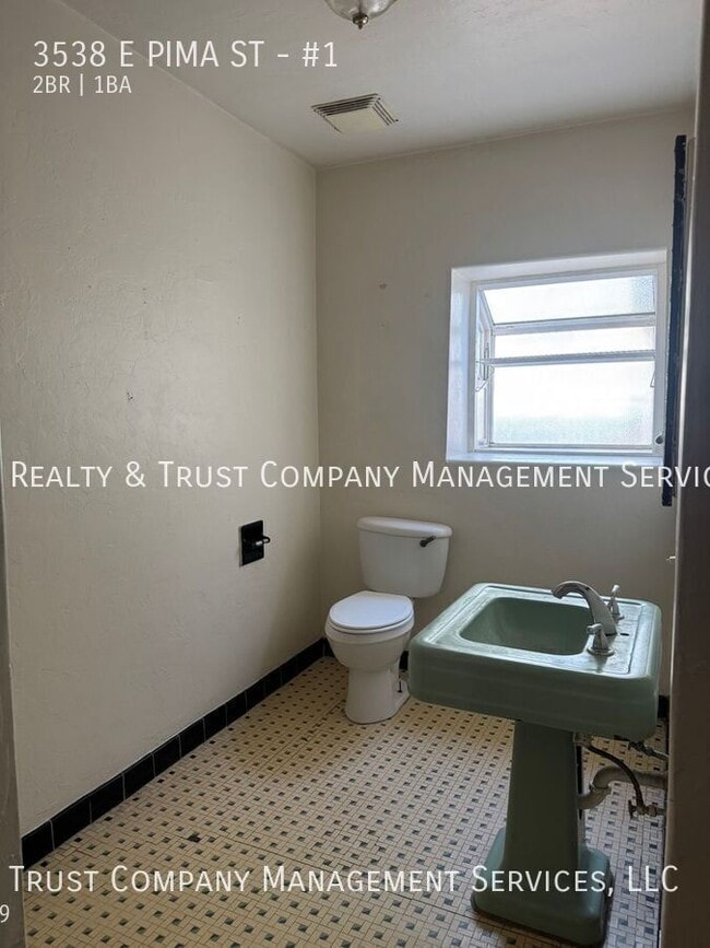 Building Photo - 3538 E Pima St