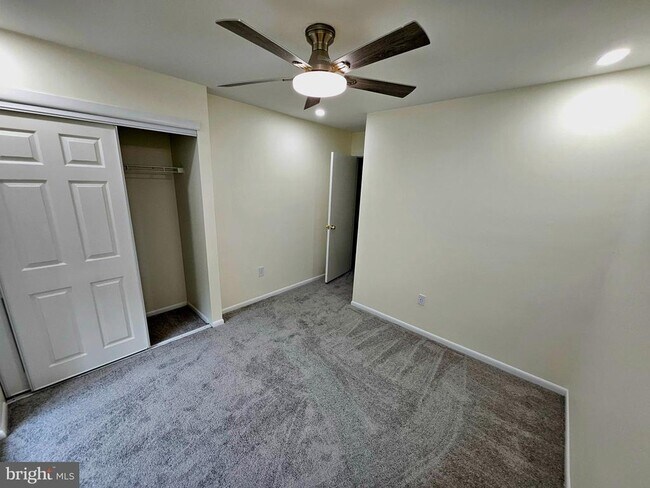 Building Photo - 2 Goshawk Ct