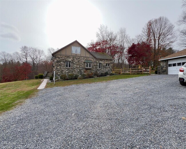 Building Photo - 85 Washington Rd